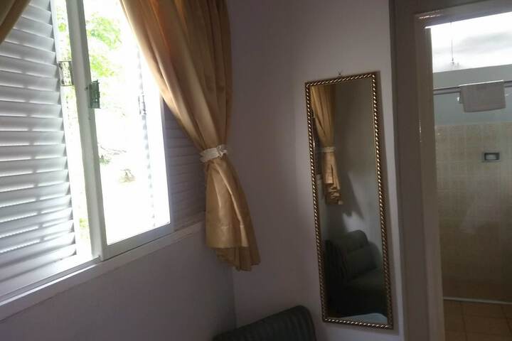 Room 6 of 45