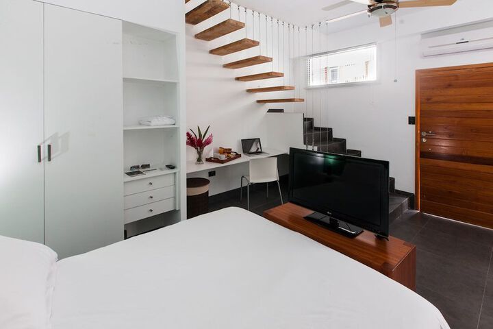 Room 16 of 146