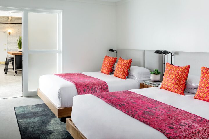 Micro Room Queen Bed (4 of 6)