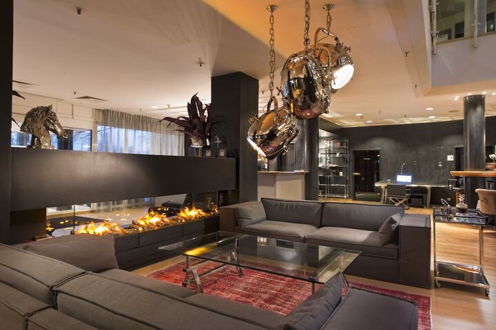 Hotel Lobby