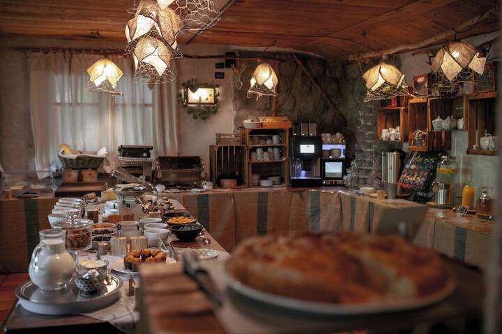 Dining 110 of 142