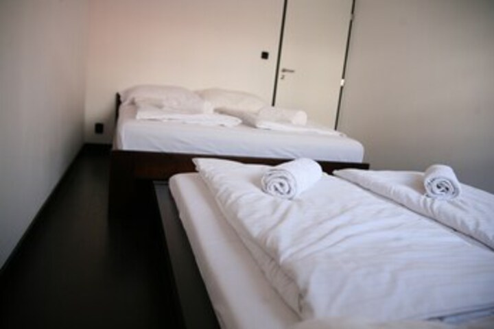 Room 267 of 275
