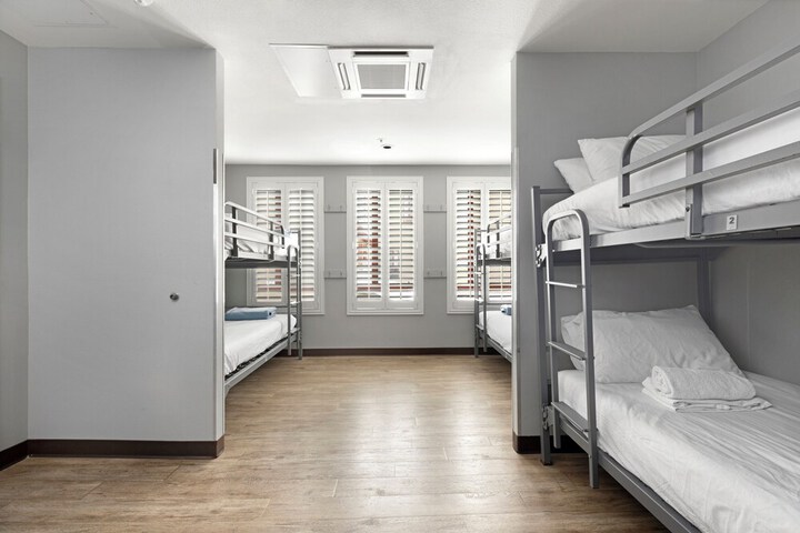 Room 15 of 42