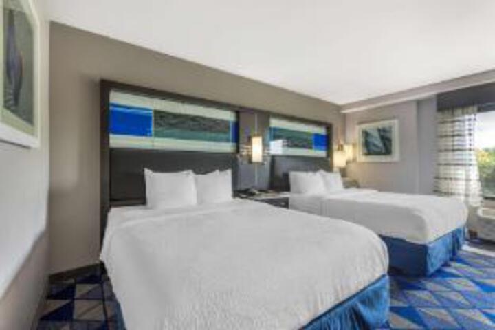 Room 17 of 18
