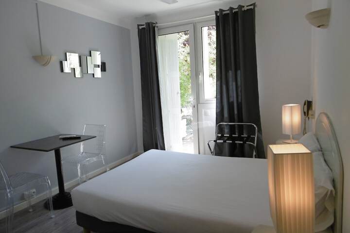 Room 4 of 57