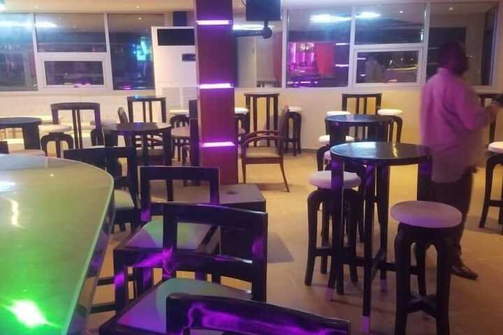 Dining 6 of 50