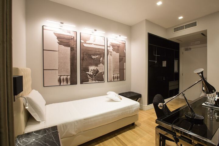 Room 45 of 169