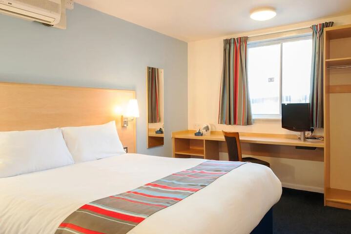 Room 10 of 36