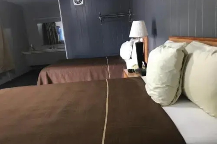 Room 3 of 9