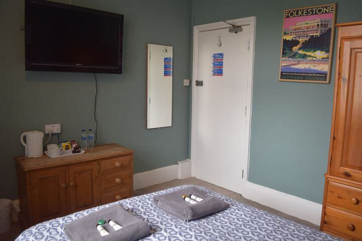 Room 44 of 86