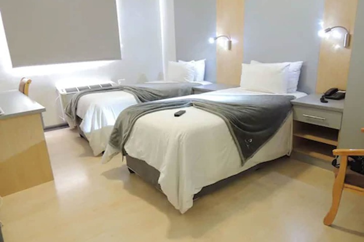 Room 14 of 22