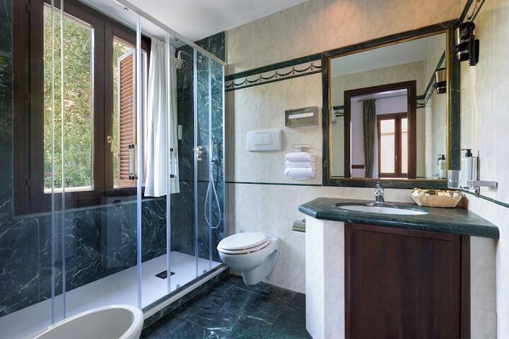 Bathroom Interior Photo