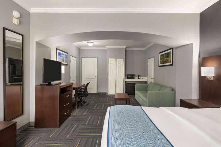 Room 7 of 45