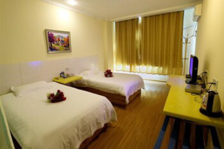Room 29 of 38
