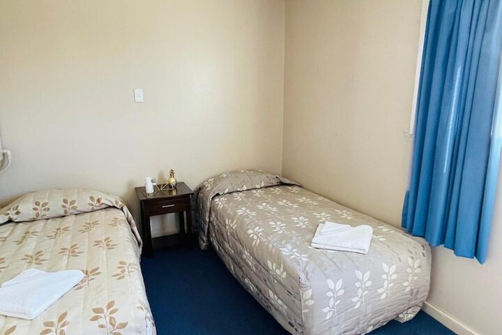 Room 9 of 34