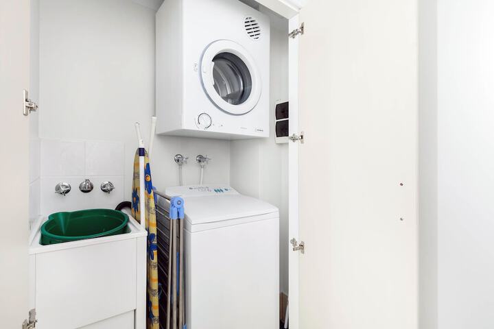 Room 2 of 70