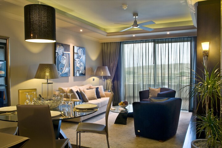 Room 102 of 233
