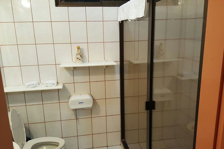 Room 15 of 38