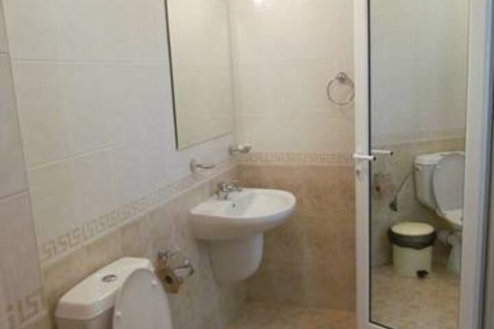 Room 2 of 8