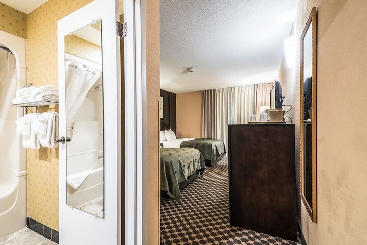 2 Double Beds (5 of 8)