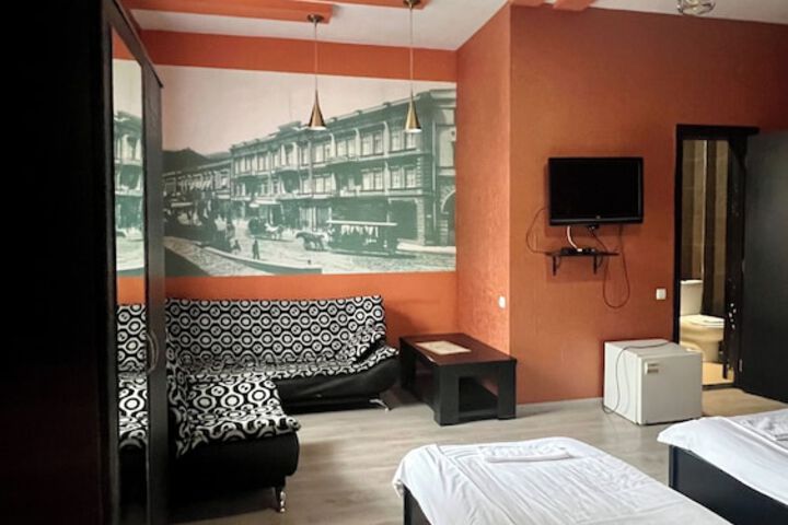 Room 18 of 50
