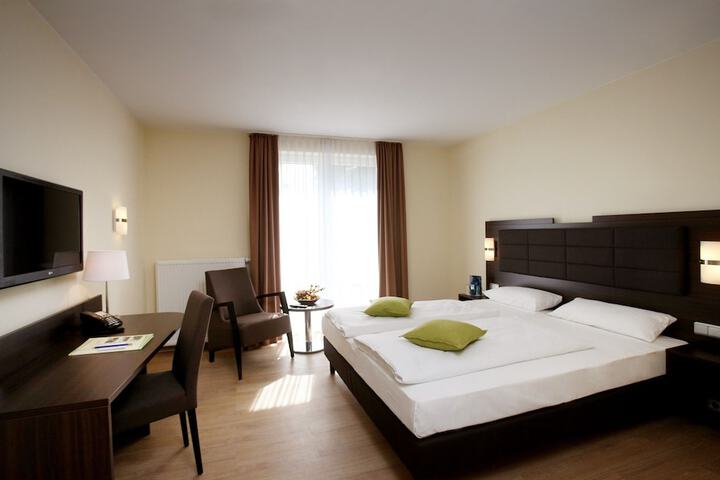 Room 15 of 44