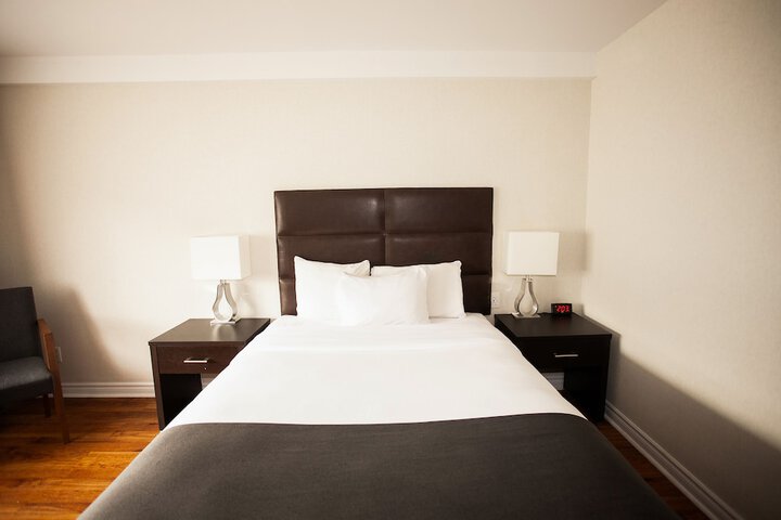 Superior Room 1 Queen Bed Kitchenette (8 of 26)