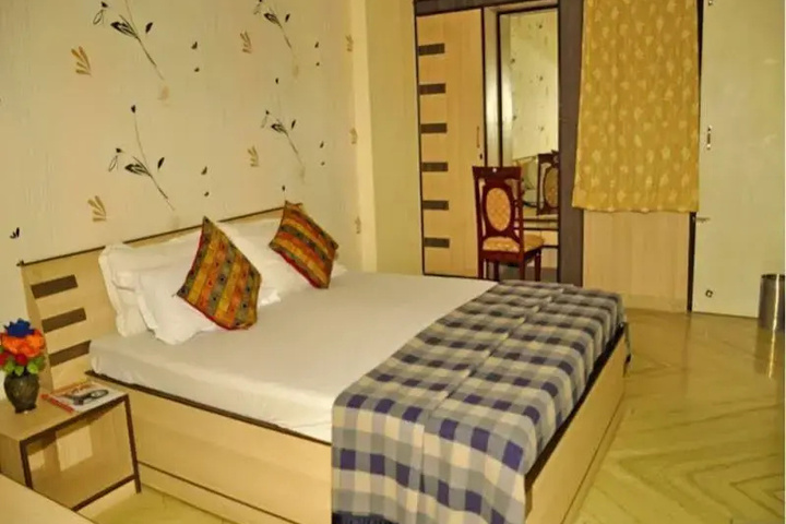 Room 2 of 11