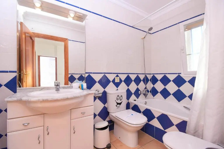 Room 4 of 4