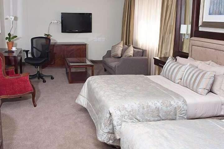 Room 7 of 77
