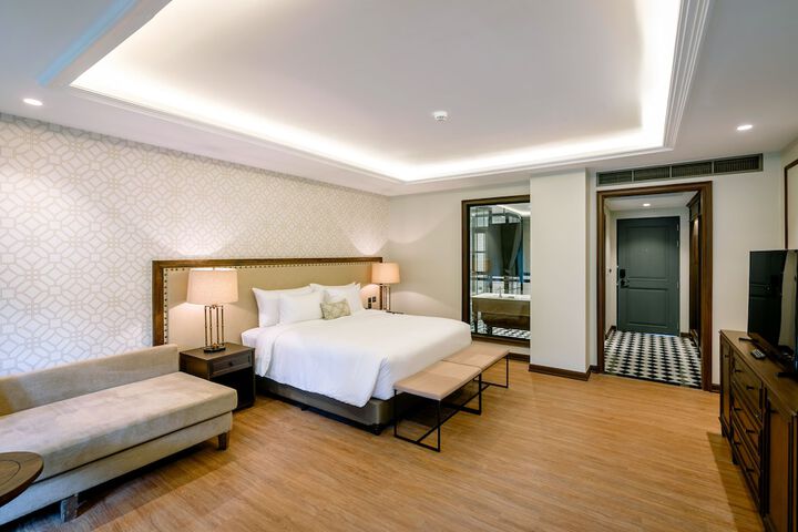 Room 11 of 184