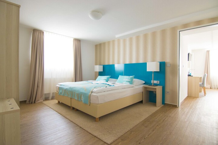 Room 20 of 106