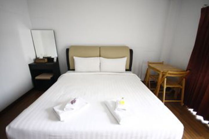 Room 9 of 20