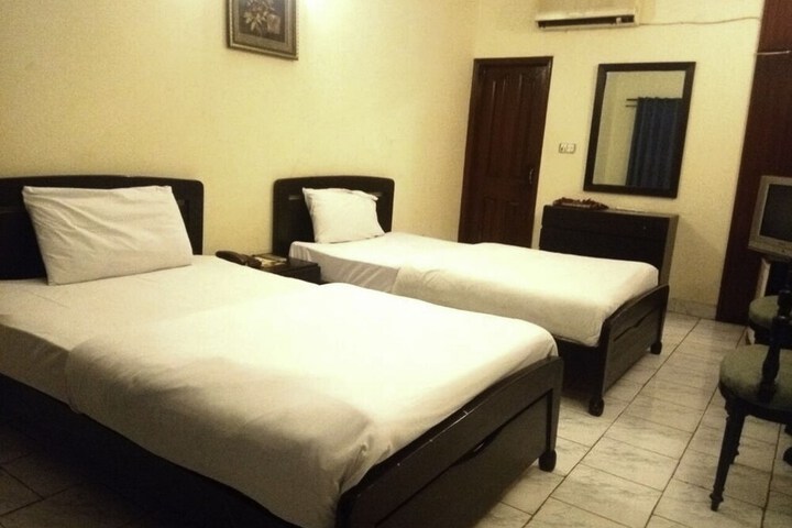 Room 7 of 26