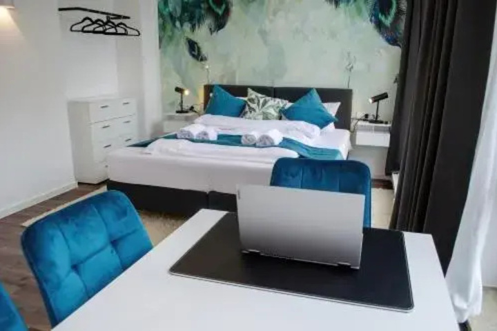 Room 4 of 10