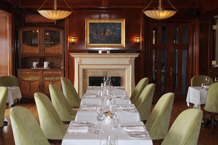 Dining 48 of 60