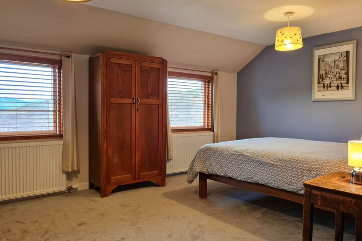 Room 7 of 122