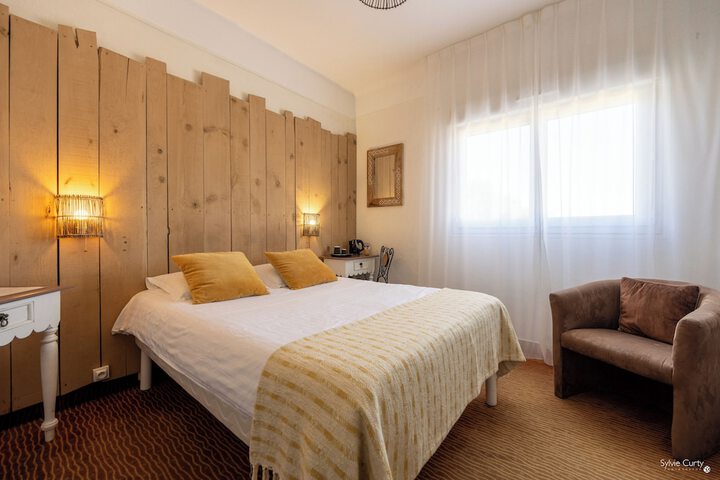 Room 15 of 26