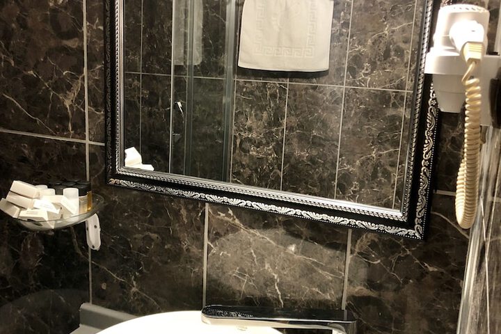 Room 17 of 51