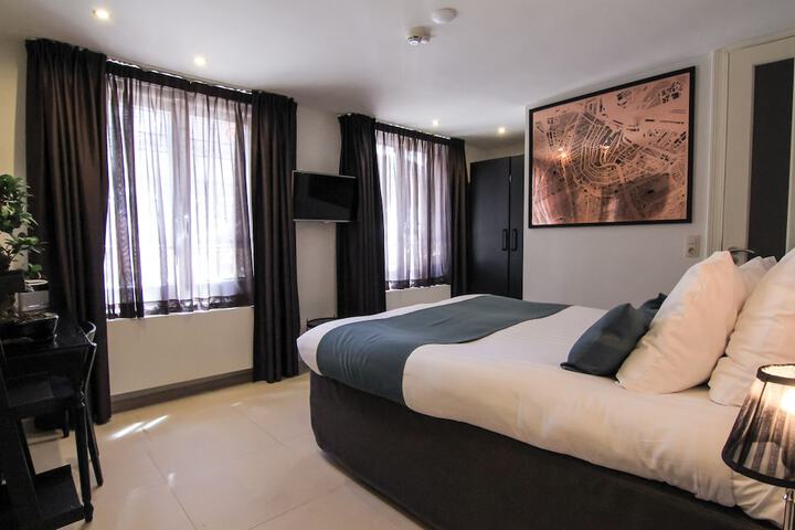Room 12 of 40
