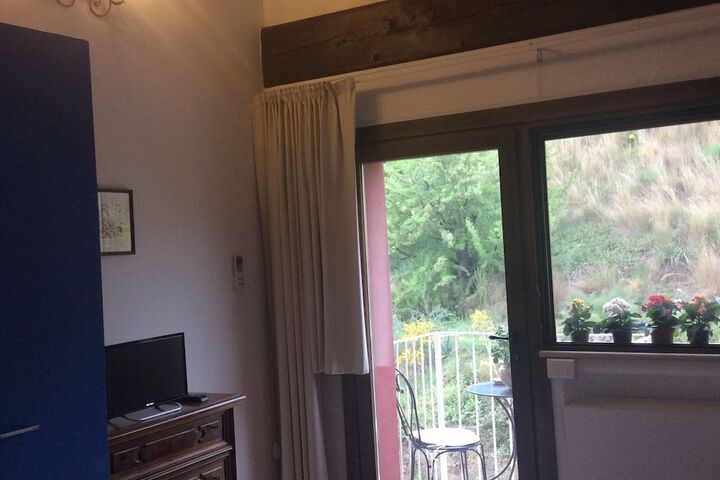 Room 4 of 59