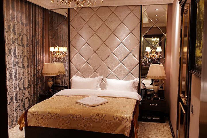 Room 13 of 48