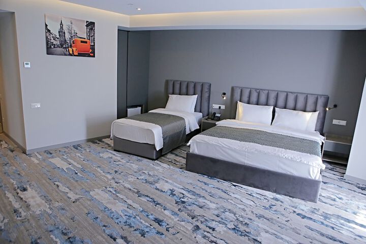Room 8 of 47