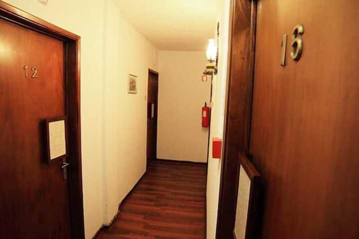 Ballroom/Hall 34 of 39