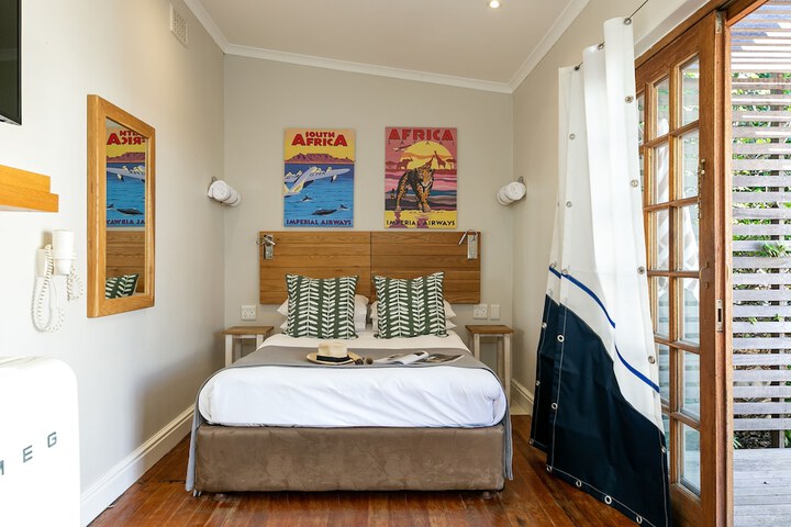 Room 12 of 240