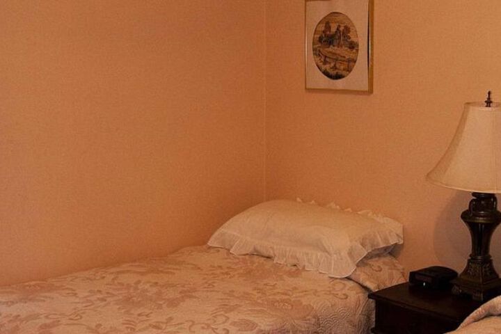 Room 5 of 25