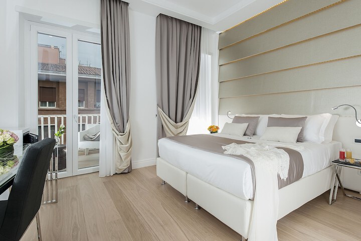 Room 9 of 36
