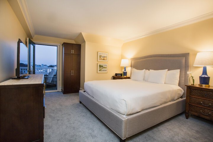 Room 71 of 194