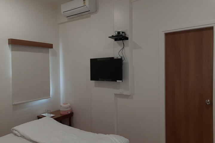 Room 7 of 48