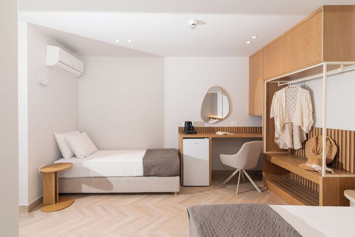 Room 42 of 132